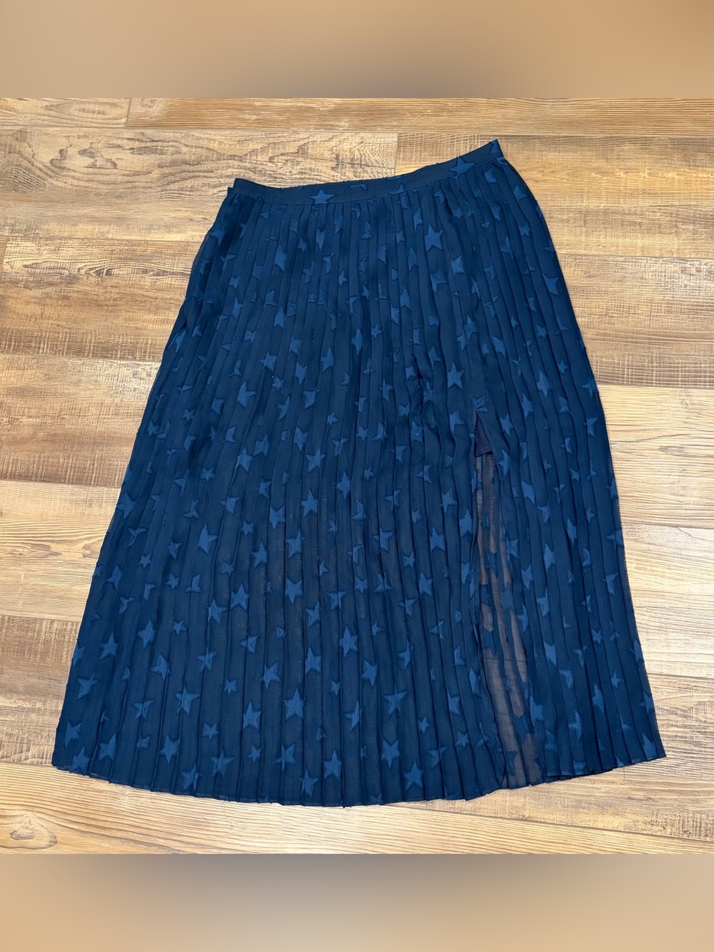 Current Air Navy Pleated celestial Star-Pattern Midi Skirt front slit